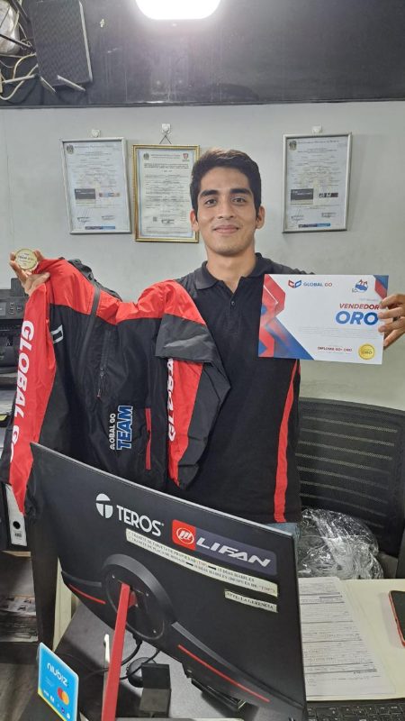 Vendedor Oro — Dealer · Trujillo - Casaca Global Go Team + medalla Top