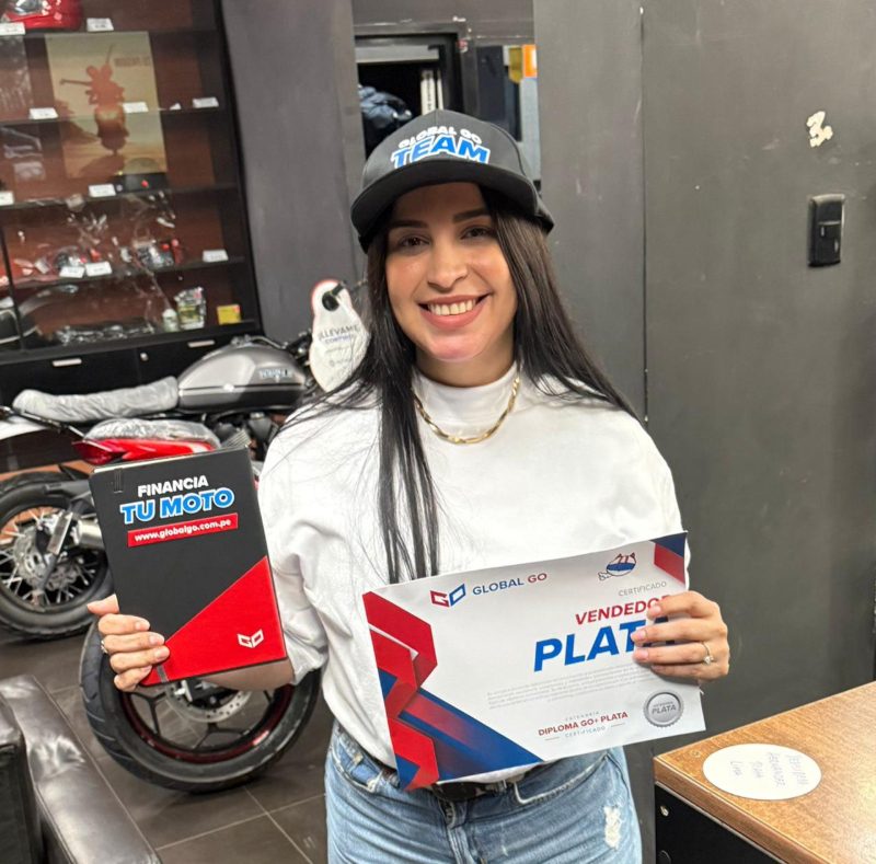 Vendedora Plata — Dealer aliado · Lima - Diploma + agenda Financia Tu Moto